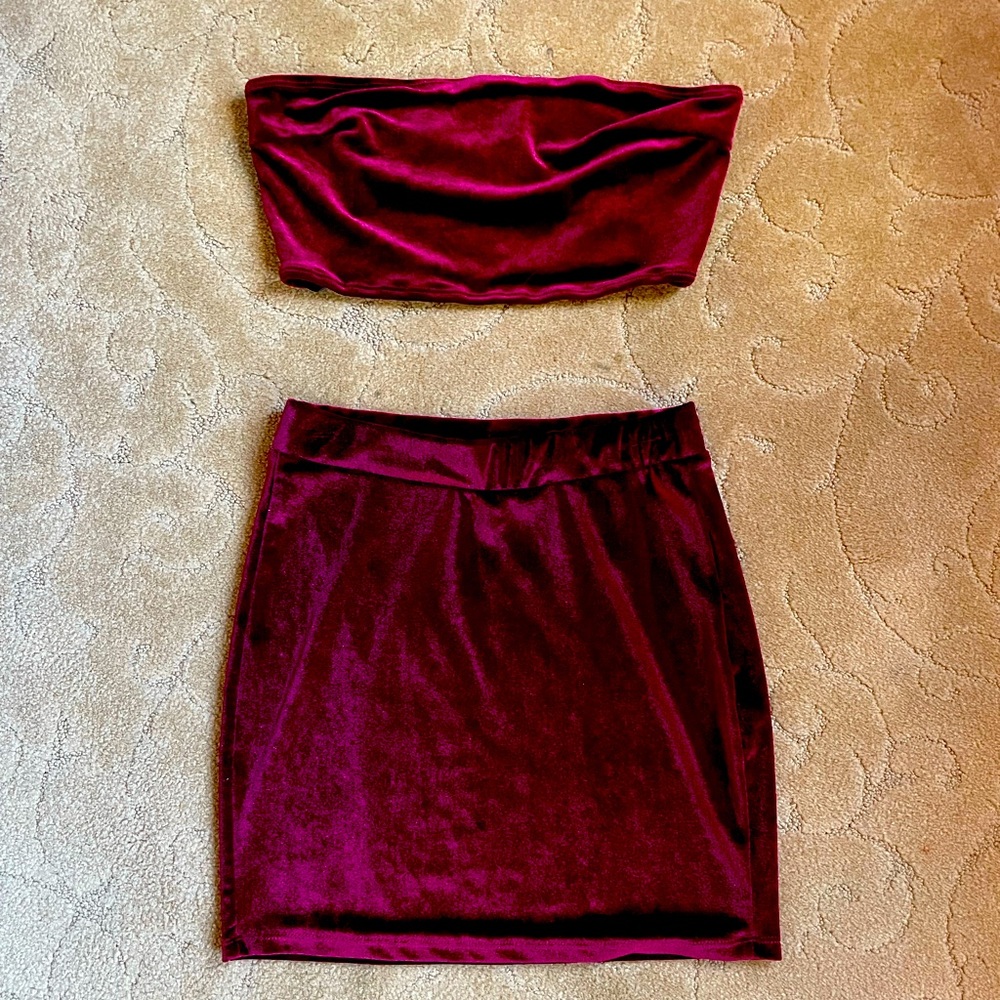 SHEIN: Red Velvet Set - good as new!